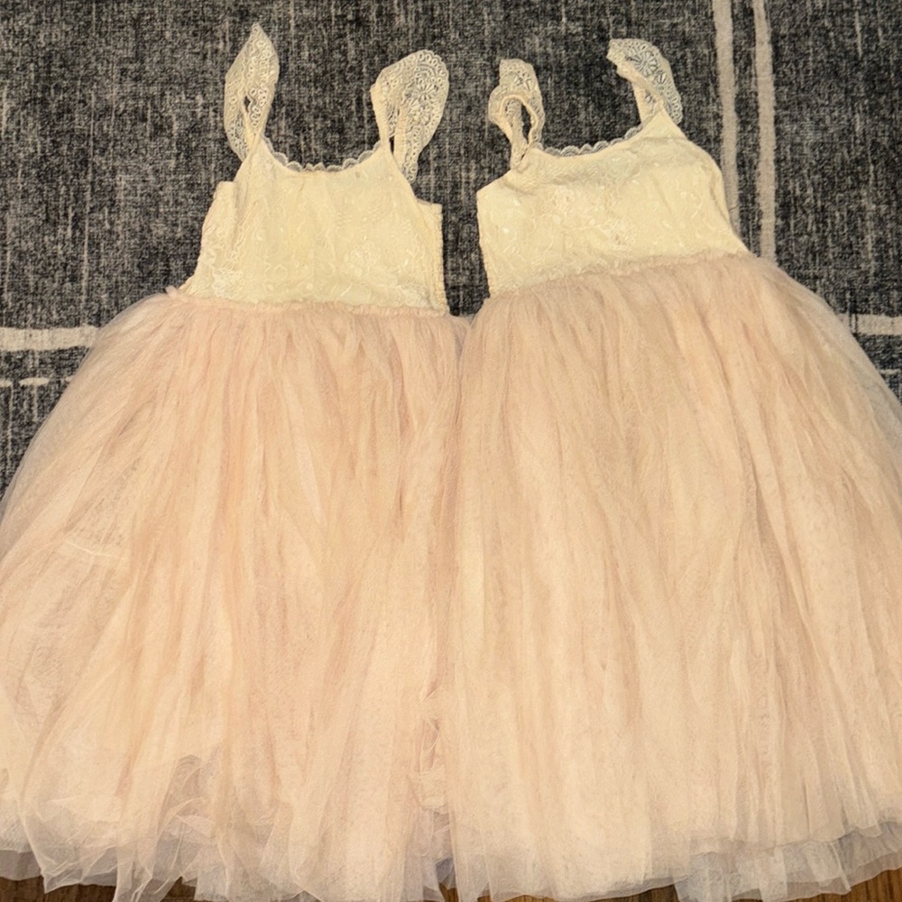 ** LIKE NEW ** Girls dress